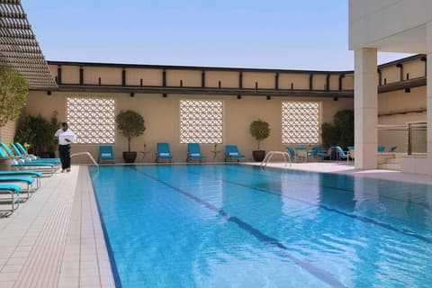 Courtyard by Marriott Kuwait City, Pool