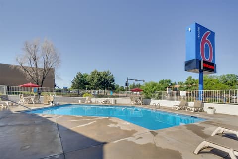 Motel 6 – Lakewood, CO, Pool