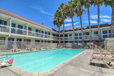 Motel 6 Pomona, CA - Los Angeles, Outdoor pool