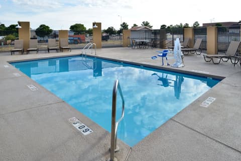 Clarion Inn Page - Lake Powell, Outdoor pool