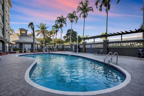 La Quinta Inn & Suites by Wyndham Miami Airport West, Outdoor pool