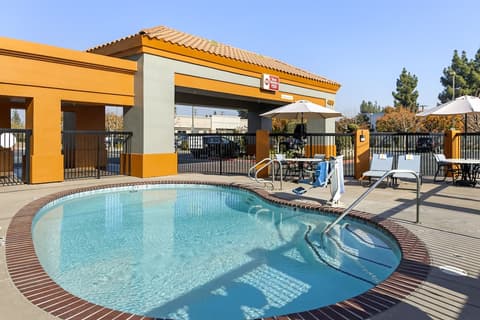Best Western Plus Fresno Inn, Outdoor pool