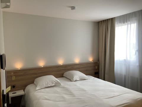 Brit Hotel Angers Parc Expo - L'Acropole, Room