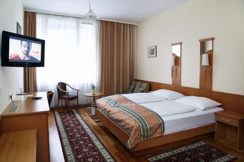 Continental Hotel-Pension, Room