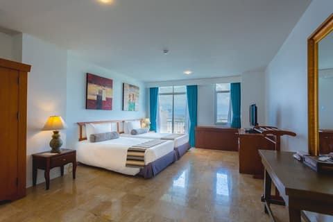 Waterfront Suites Phuket by Centara, Room
