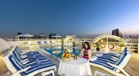 Al Khaleej Palace Deira Hotel, Rooftop pool