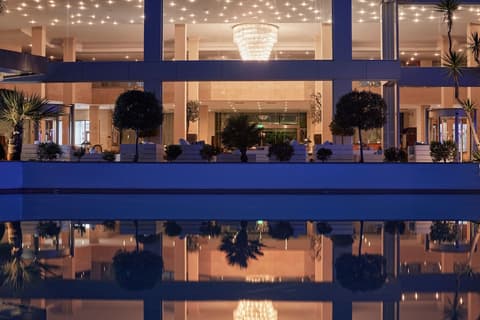 Grecian Park Hotel, Lobby sitting area