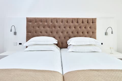 Grecian Park Hotel, Room