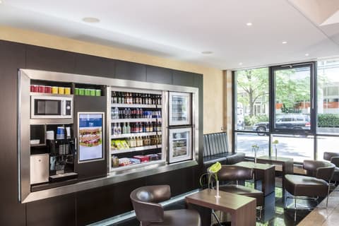 NH Berlin City Ost, Lobby sitting area