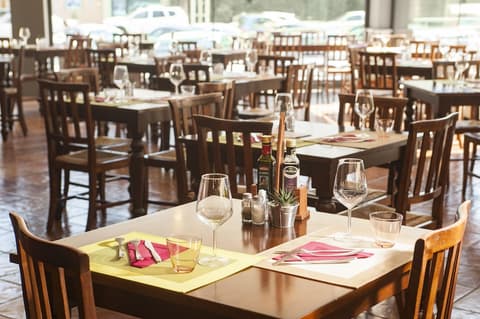 SHG Hotel De La Ville, Dining