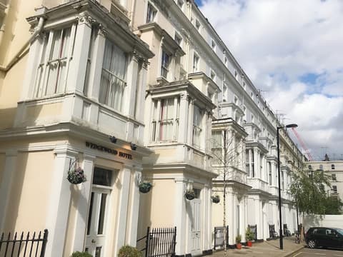 Wedgewood Hotel, Front of property