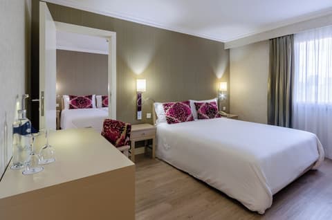 Olissippo Marques de Sa, Room