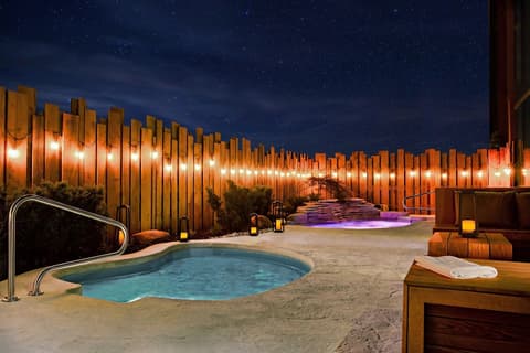 Marriott Niagara Falls Fallsview Hotel & Spa, Pool