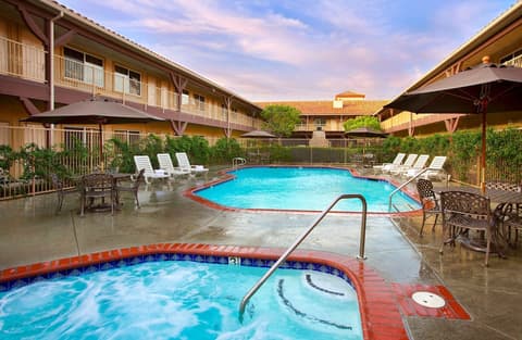 Best Western Corona Hotel & Suites, Pool