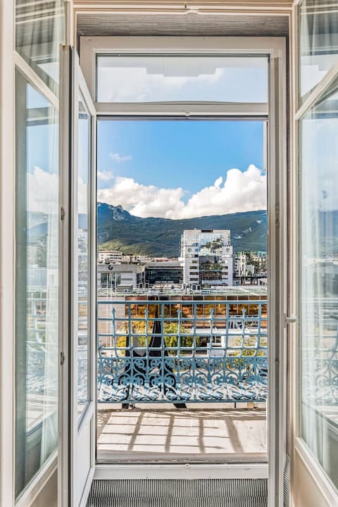 Hotel Terminus, Aerial view