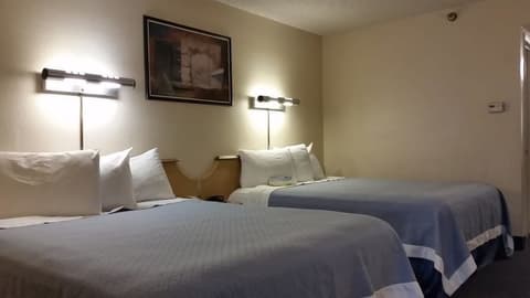 Days Inn by Wyndham Buena Park, Room