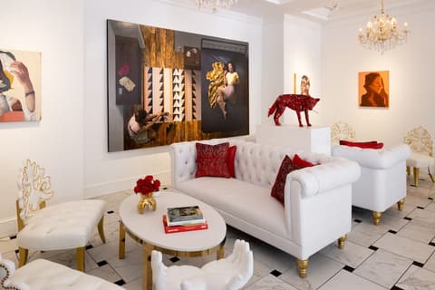 The Vendue, Lobby sitting area