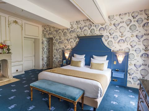 Le Château d'Audrieu, Room