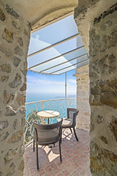 Chateau De La Chevre D Or, Terrace/patio