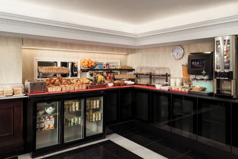 Royal Eagle Hotel, Breakfast buffet