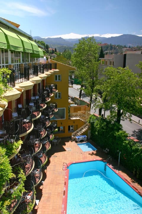 Hotel Los Angeles, Granada, Outdoor pool