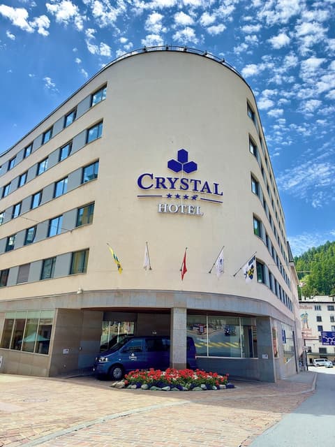 Crystal Hotel, Exterior