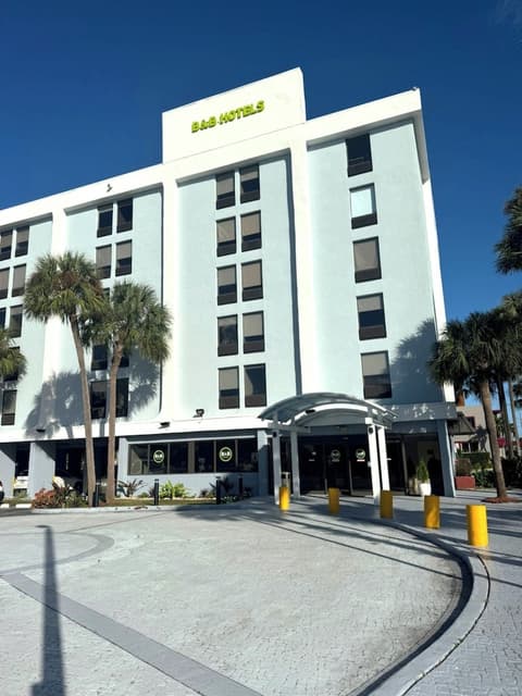B&B Hotel Miami Airport, Front of property