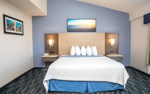 Days Inn by Wyndham Monterey Downtown, Room