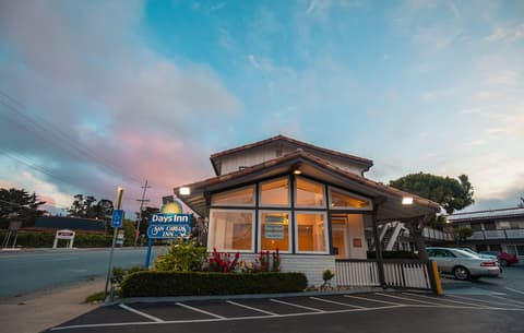 Days Inn by Wyndham Monterey Downtown, Exterior