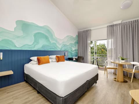 Mercure Cairns, Room
