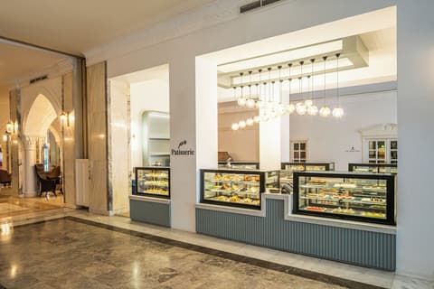 Balmy Foresta, Restaurant