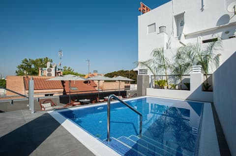 Catalonia Conde de Floridablanca, Pool