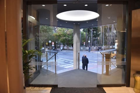 Hotel Pedro I de Aragón, Interior entrance