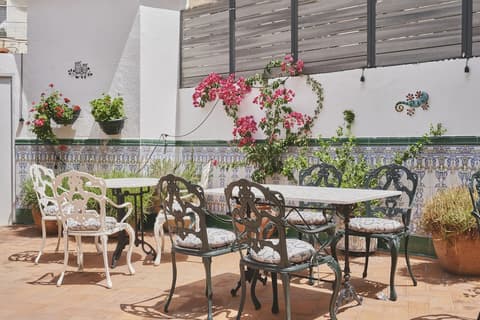 Mesón Castilla Atiram Hotel, Terrace/patio