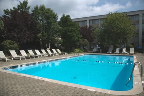Holiday Inn & Suites Parsippany Fairfield by IHG, Pool