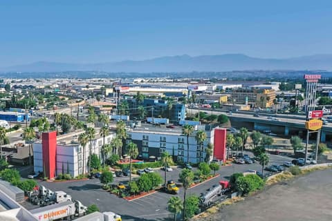 Best Western Plus Commerce Hotel, Exterior