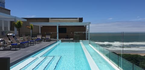The Blue Waters Hotel, Rooftop pool
