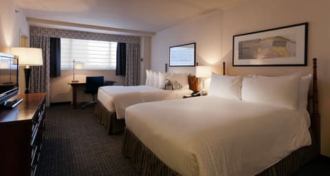 State Plaza Hotel, Room