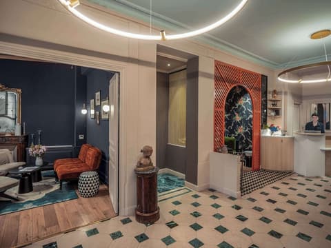 Hôtel LOUISON, Lobby