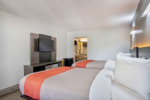 Motel 6 Lafayette, LA, Room