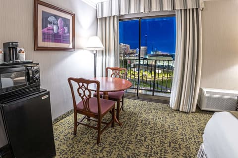 Salt Lake Plaza Hotel SureStay Collection by Best Western, 