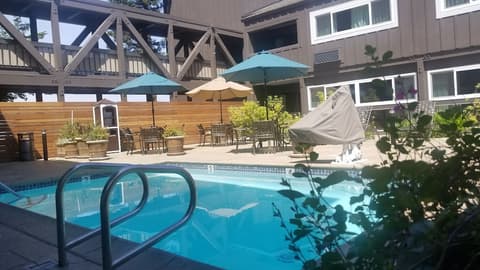 Best Western Plus Inn At The Vines, Pool
