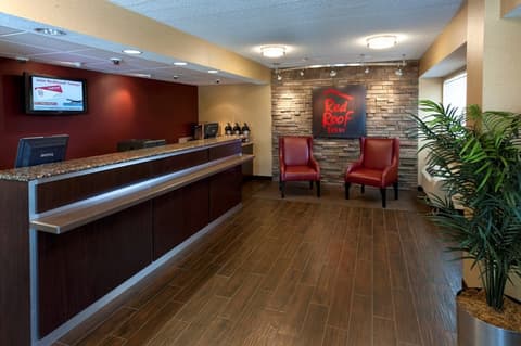 Red Roof Inn PLUS+ Philadelphia Airport, Check-in/check-out kiosk