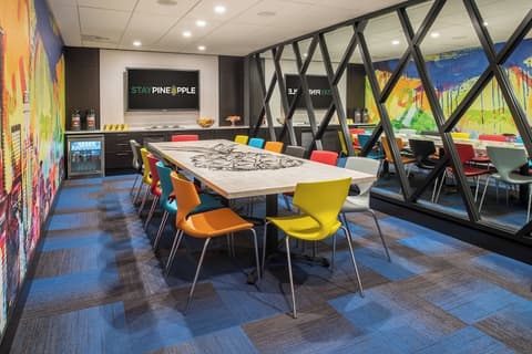 Staypineapple, Hotel FIVE, Downtown Seattle, Meeting facility