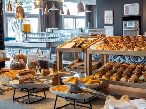 Novotel Saint-Quentin en Yvelines, Breakfast area