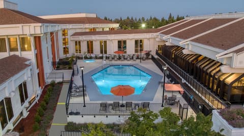 DoubleTree by Hilton Sacramento, Pool