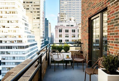The Renwick, Terrace/patio