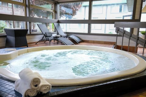 Sandman Hotel Revelstoke, Pool