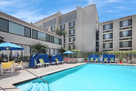 Holiday Inn Hotel & Suites Anaheim by IHG, Pool
