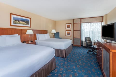 Crowne Plaza Dulles Airport by IHG, Room